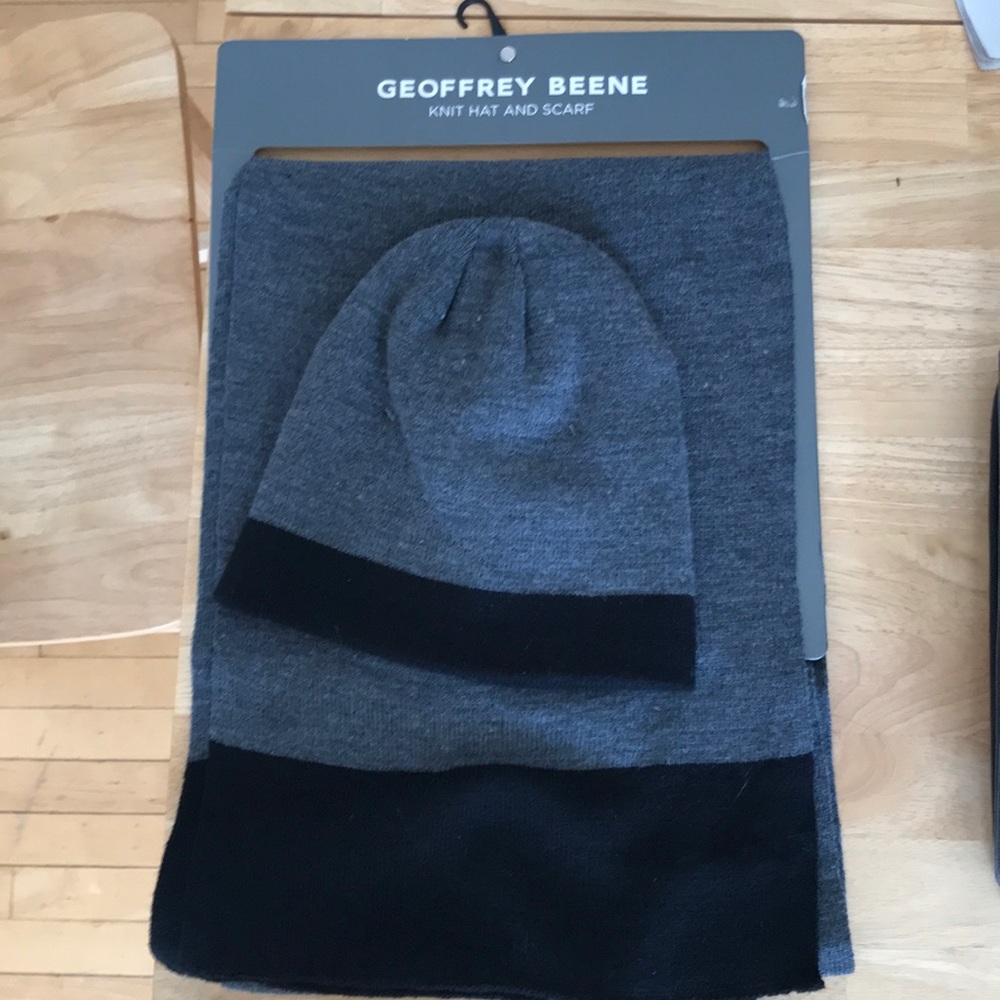Geoffrey Beene scarf and hat gift set